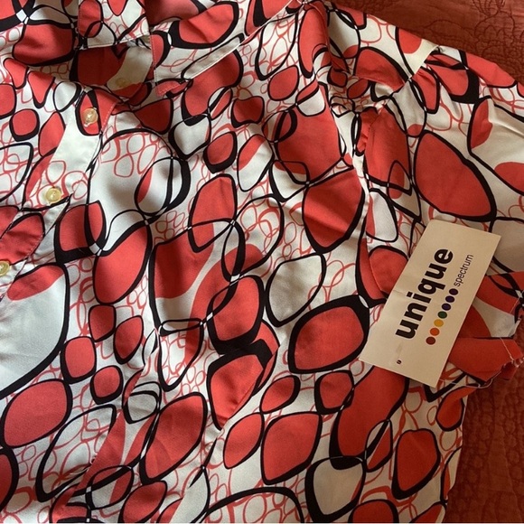 Unique Spectrum Short Sleeves Button Down Blouse Size 26/28W - Picture 8 of 8